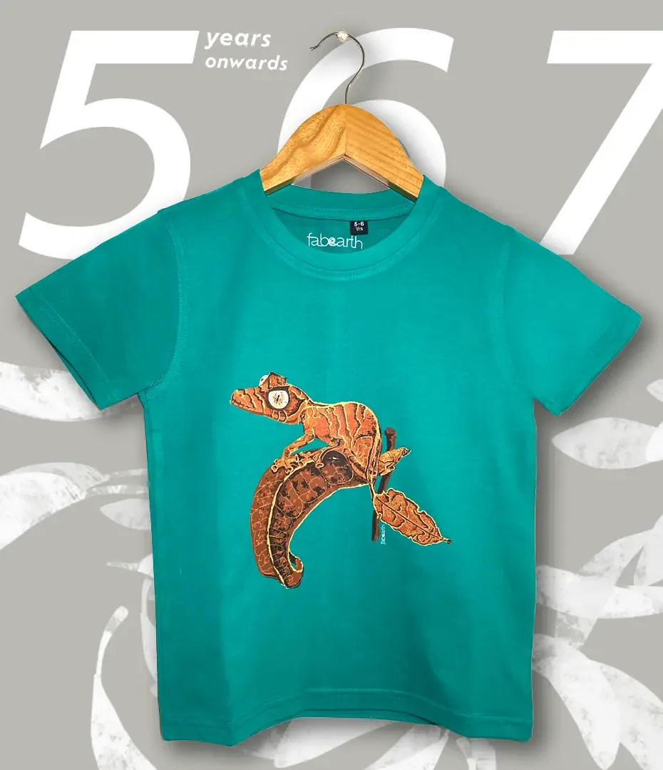 Satanic Leaf-tailed Gecko (Uroplatus phantasticus) T-shirt Regular Unisex Teal with original wildlife artwork, Least Concern species